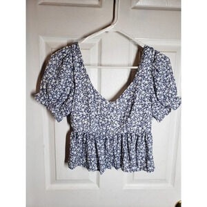 Love Tree Floral Cropped Top Size S.